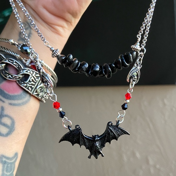 Bat choker necklace . Double layer onyx chips & bats charms . Handmade goth boho - Picture 8 of 16